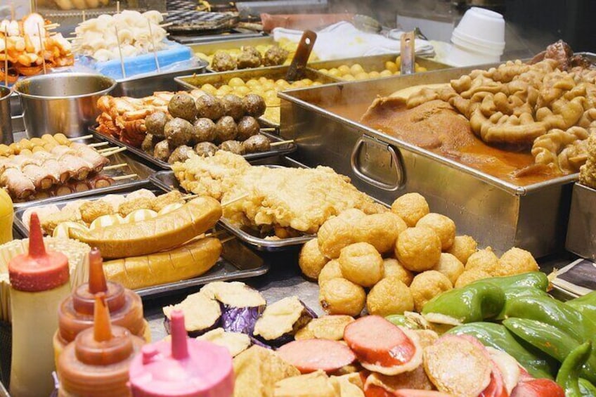 hitting up the street snacks of hk