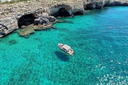 3 Hour Group Tour by Boat to the Caves of Santa Maria di Leuca