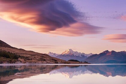 Queenstown to Lake Tekapo via Mt Cook One-Way Small Group Tour