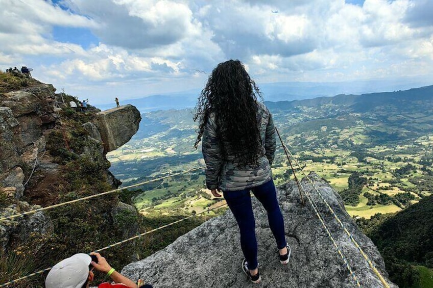 Private Guided Tour to Piedra Colgada and Indian Face and Lagoon