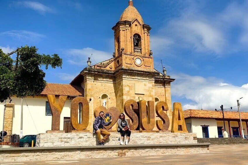 Private Guided Tour to Piedra Colgada and Indian Face and Lagoon