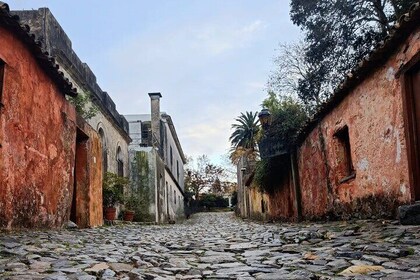 Walking tour around Colonia del Sacramento Old Town