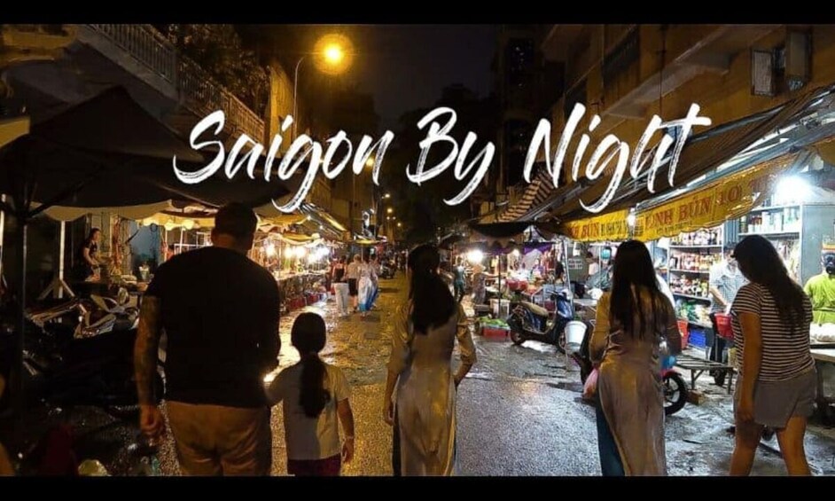 Sai Gon night tour - Discover the City with Women Guides in Ao Dai