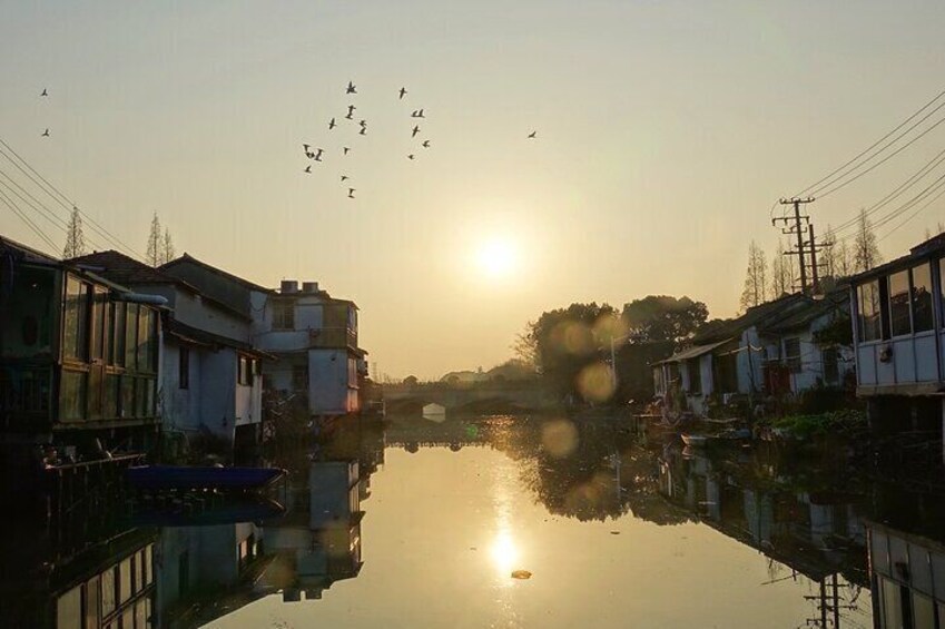 Private Cuisine Culture and History Tour in Watertown Zhujiajiao