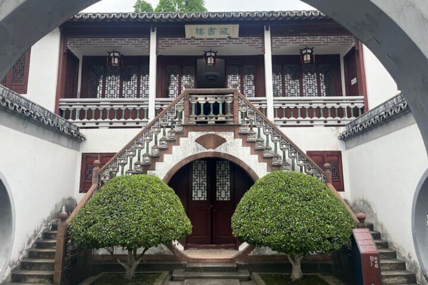 Zhujiajiao Ancient Water Town Private Guided Tour 5.5/6.5/7.5hr