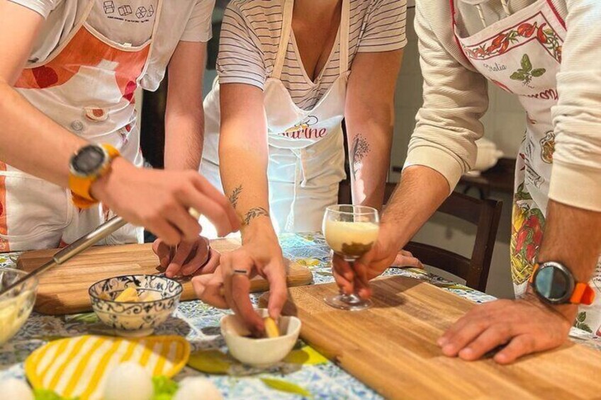 Mozzarella experience with private cooking class