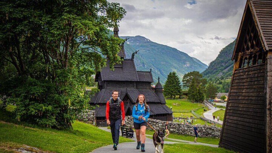 Shared Guided Tour in Borgund Stave Church and Vindhella