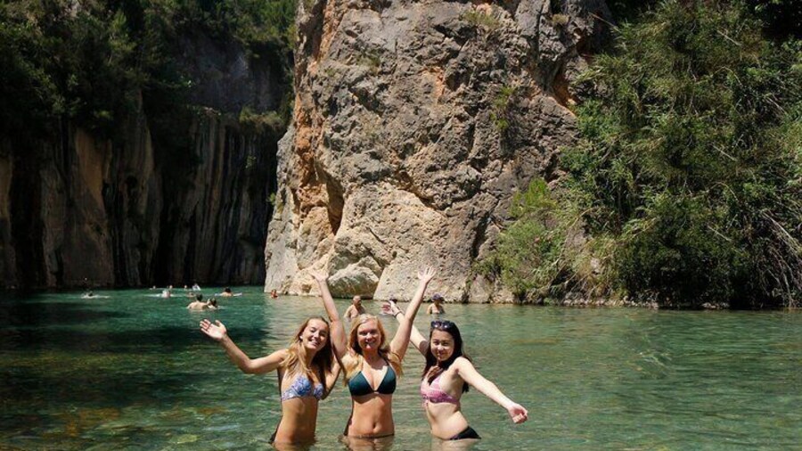 Montanejos hot springs and Girlfriend waterfall