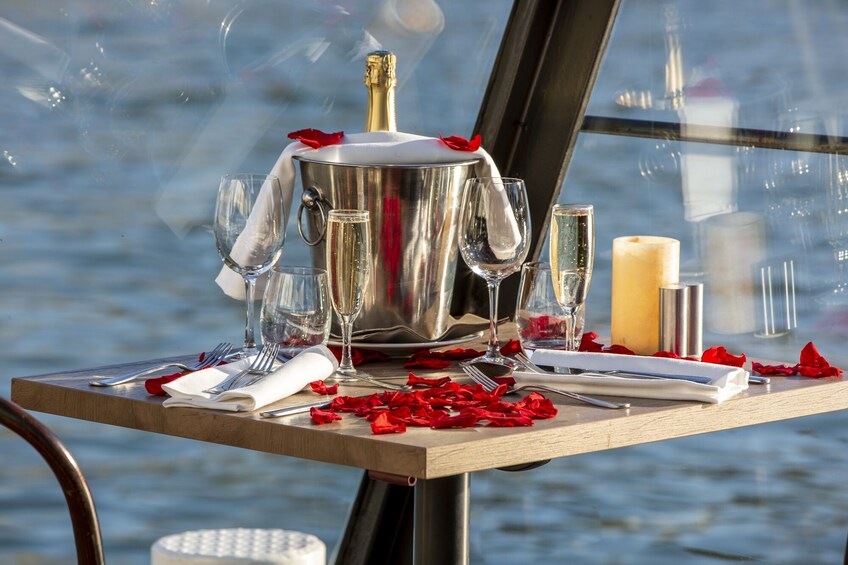 Romantic Seine River Lunch Cruise