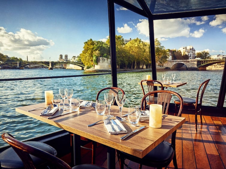 Romantic Seine River Lunch Cruise