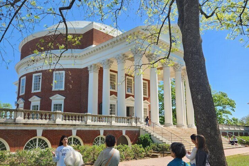 Student led Rotunda Tour