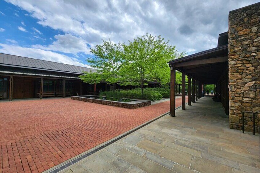 Monticello Visitor Center