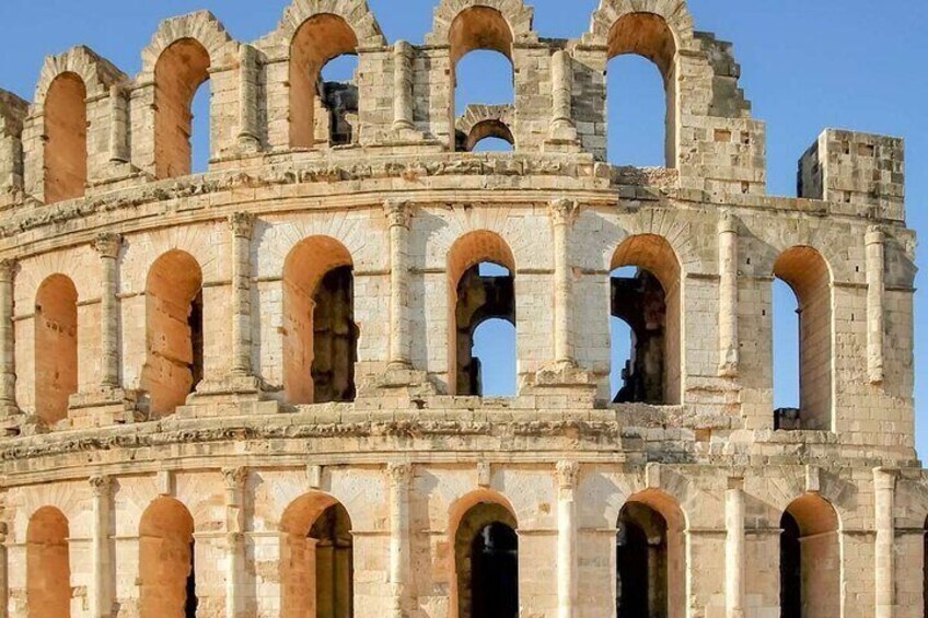 El Jem Amphitheater, novel