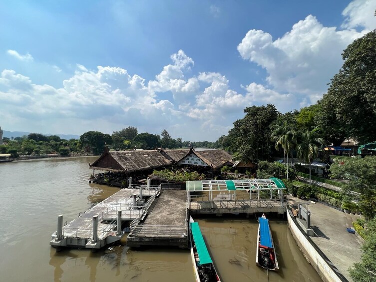 Damnoen Saduak Floating Market & River Kwai