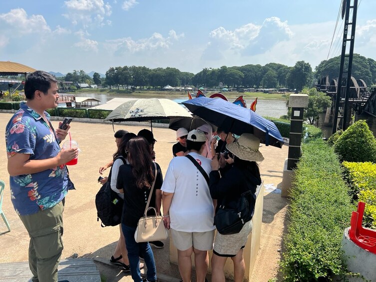 Damnoen Saduak Floating Market & River Kwai