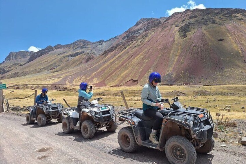 ATV tour through the 7 colors mountain /walk 5 minutes/