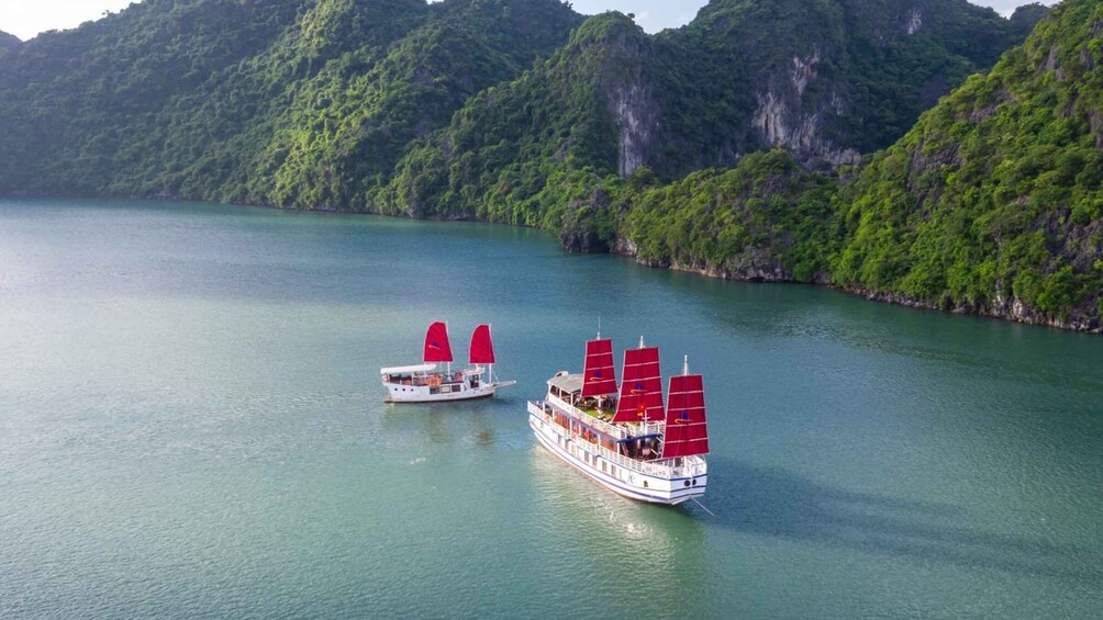 Picture 4 for Activity From Hanoi: Ha Long Bay and Bai Tu Long Bay Luxury Boat Tour