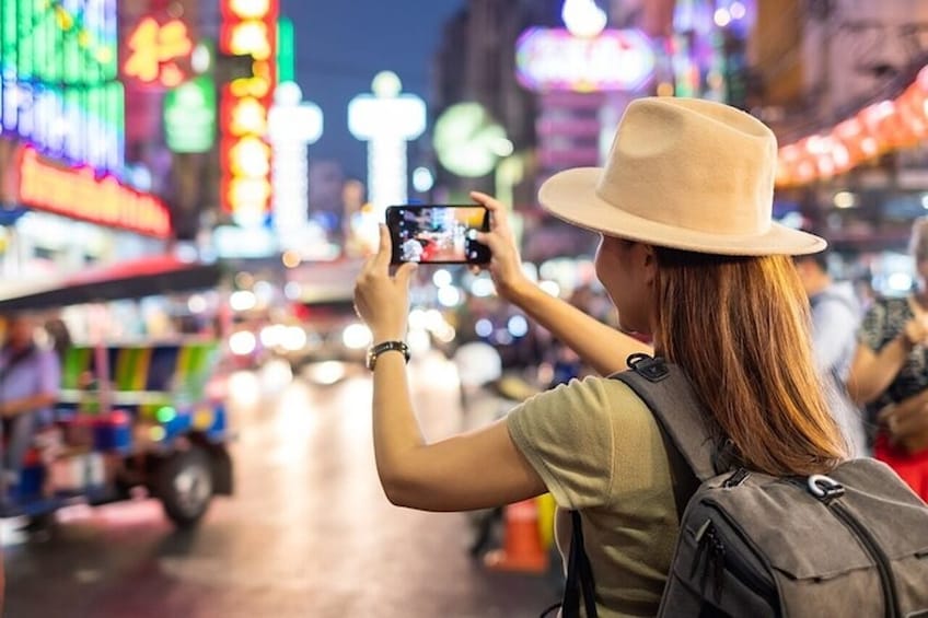 Amazing Tuk-Tuk Tour Bangkok By Night With Chinatown Street