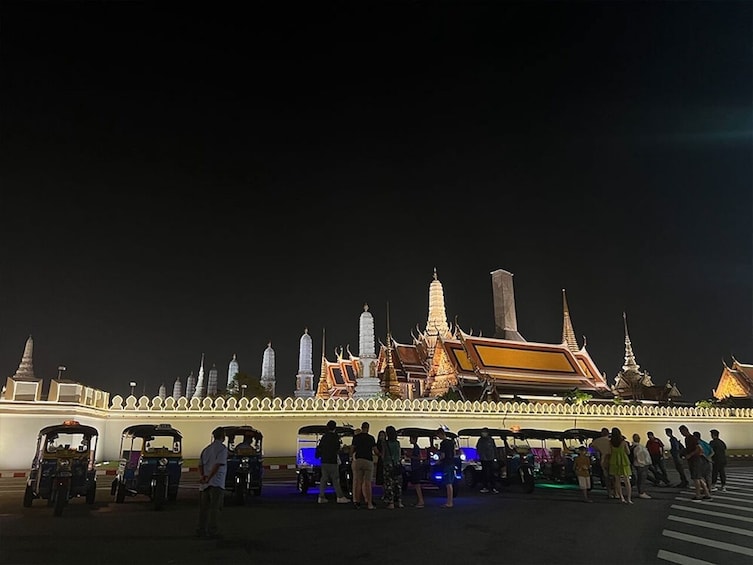 Amazing Tuk-Tuk Tour Bangkok By Night With Chinatown Street