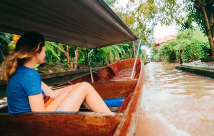 Amphawa Floating Market & Maeklong Railway Train Market