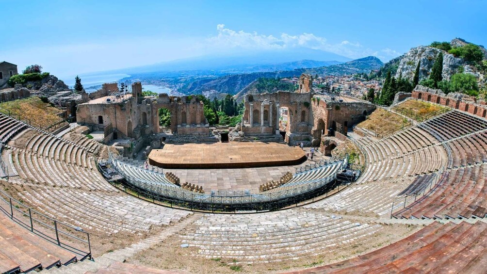 Cefalù: Mount Etna to 1900-Meters and Taormina Tour