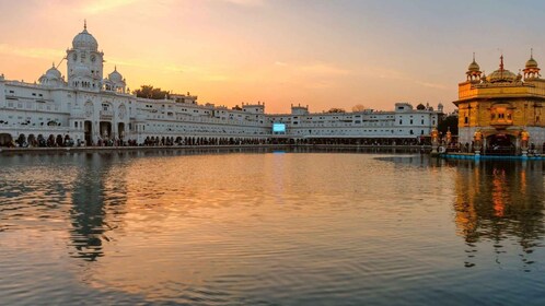 Amritsar: Half Day city tour with Lunch & transfers