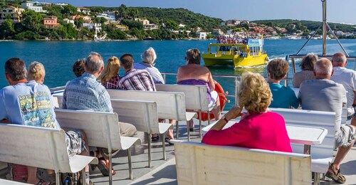 Port Mahon: 1-Hour Harbor Cruise with Underwater Views