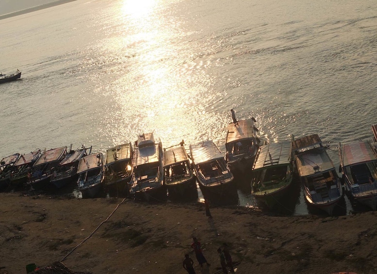 Picture 1 for Activity Bagan: Sunset Dinner at Bagan Viewing Tower