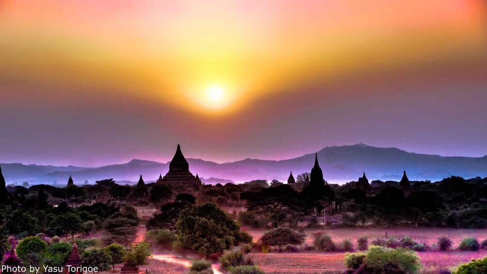 Picture 4 for Activity Bagan: Sunset Dinner at Bagan Viewing Tower