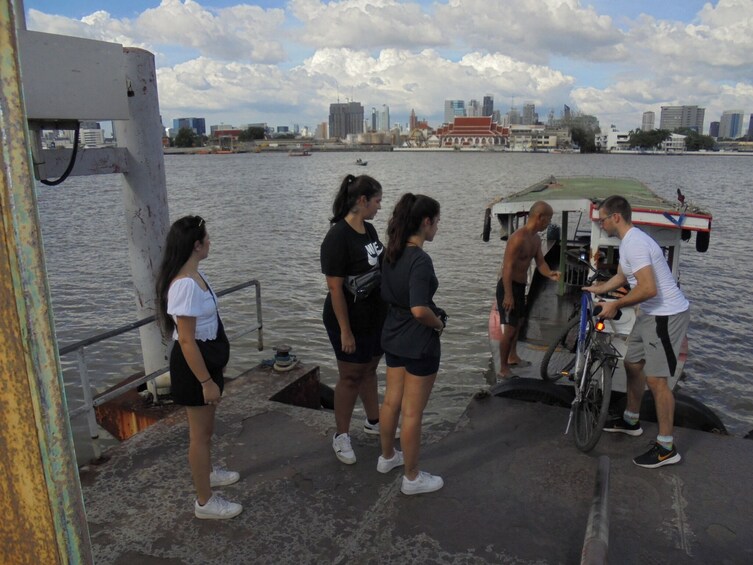 Amazing Bangkok Morning Bike Tour