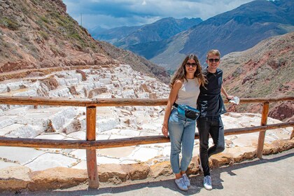 Fra Cusco: Sacred Valley & Maras Salt Mines Tour med lunsj