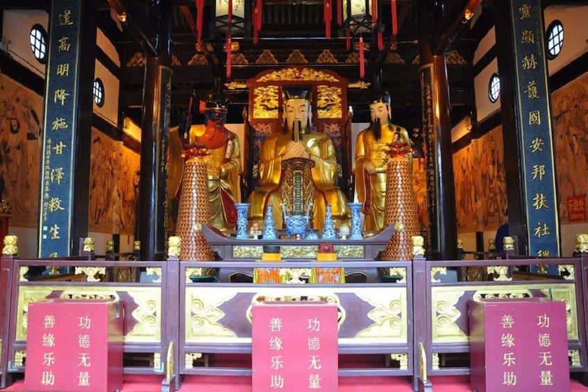 Picture 1 for Activity Shanghai: Yu Garden and City God Temple Walking Tour