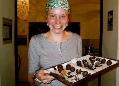 Cusco: Laboratorio di preparazione di tartufi e cioccolato ripieno