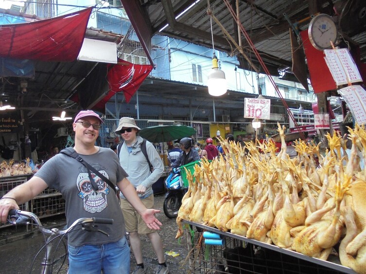 Amazing Bangkok Weekend Bike Tour with Local Floating Market