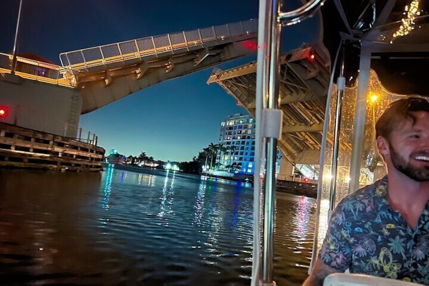 Intimate Electric Boat Cruise for 2 - Catering included