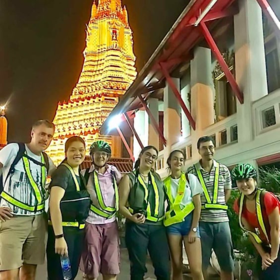 Amazing Bangkok Night Bite and Bike Tour 