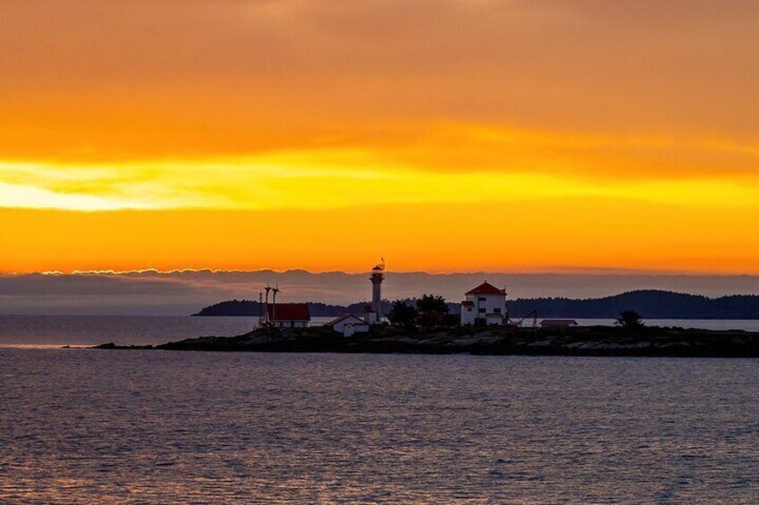 2 Hour Coastal Sunset Tour By Boat