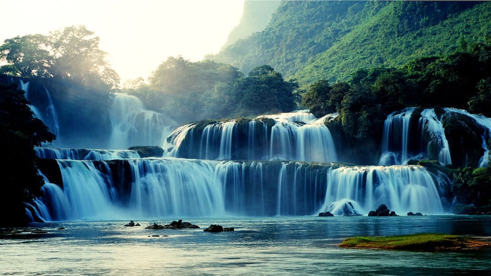 2 Days Tour in Ban Gioc: Immersed In Natural Beauty of Vietnam