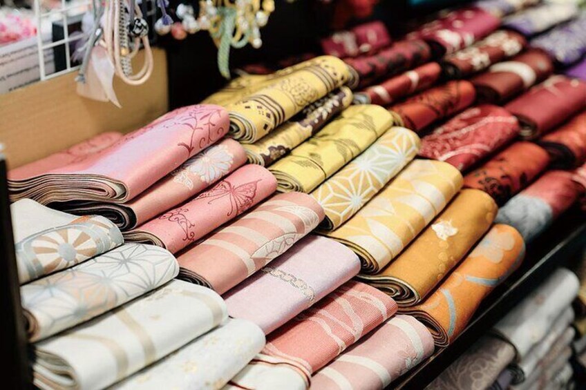 Private Kimono Experience with Suizenji Park Admission Ticket
