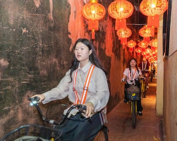 Tur Sepeda Malam Hari di Bangkok