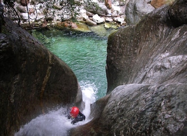 Tuscany: Canyoning Adventure Day Trip