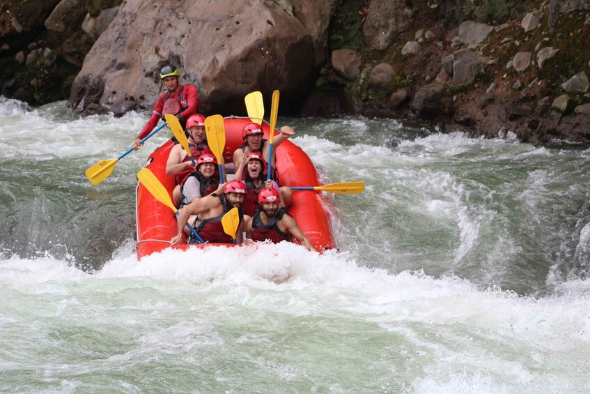 Picture 8 for Activity San Jose Rafting Class 3-4 with Connection to La Fortuna