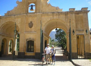 Tour de medio día en bicicleta y café en Antigua Sip 'n Cycle