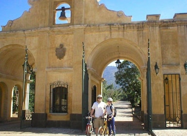 Tour de medio día en bicicleta y café en Antigua Sip 'n Cycle