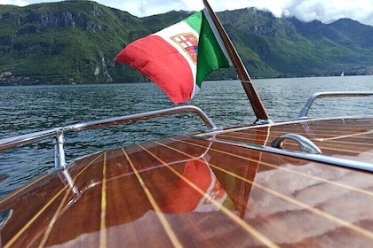 Private Vintage Wooden Boat Tour on Lake Como