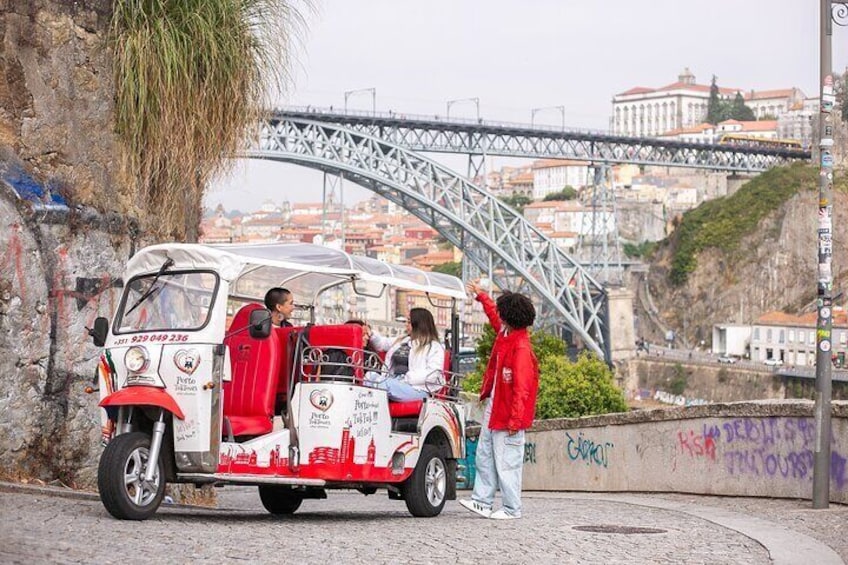 3 Hour Tuk tuk Tour in Porto