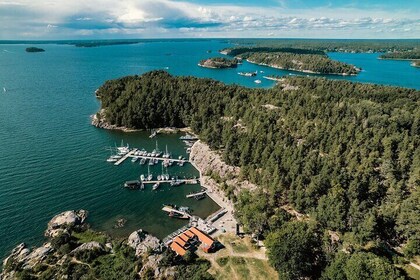 RIB Speed Boat Tour and Archipelago Island Visit (4,5h)