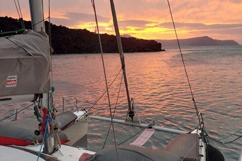 Santorini Private Catamaran Cruise with Meal and Drinks 