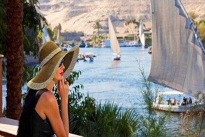 Private Luxury Felucca on the Nile with Lunch Or Dinner in Cairo