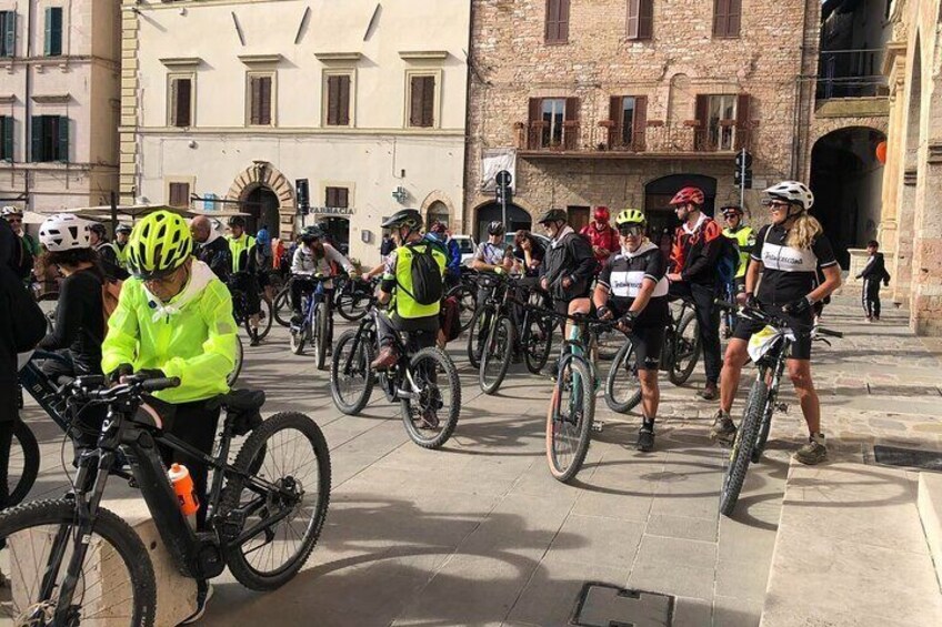 Private E bike tour in the Olivata area Assisi Spello Foligno